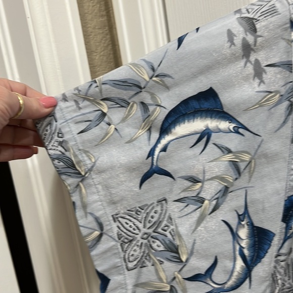 Hook & Tackle shirt, size medium - Picture 5 of 7